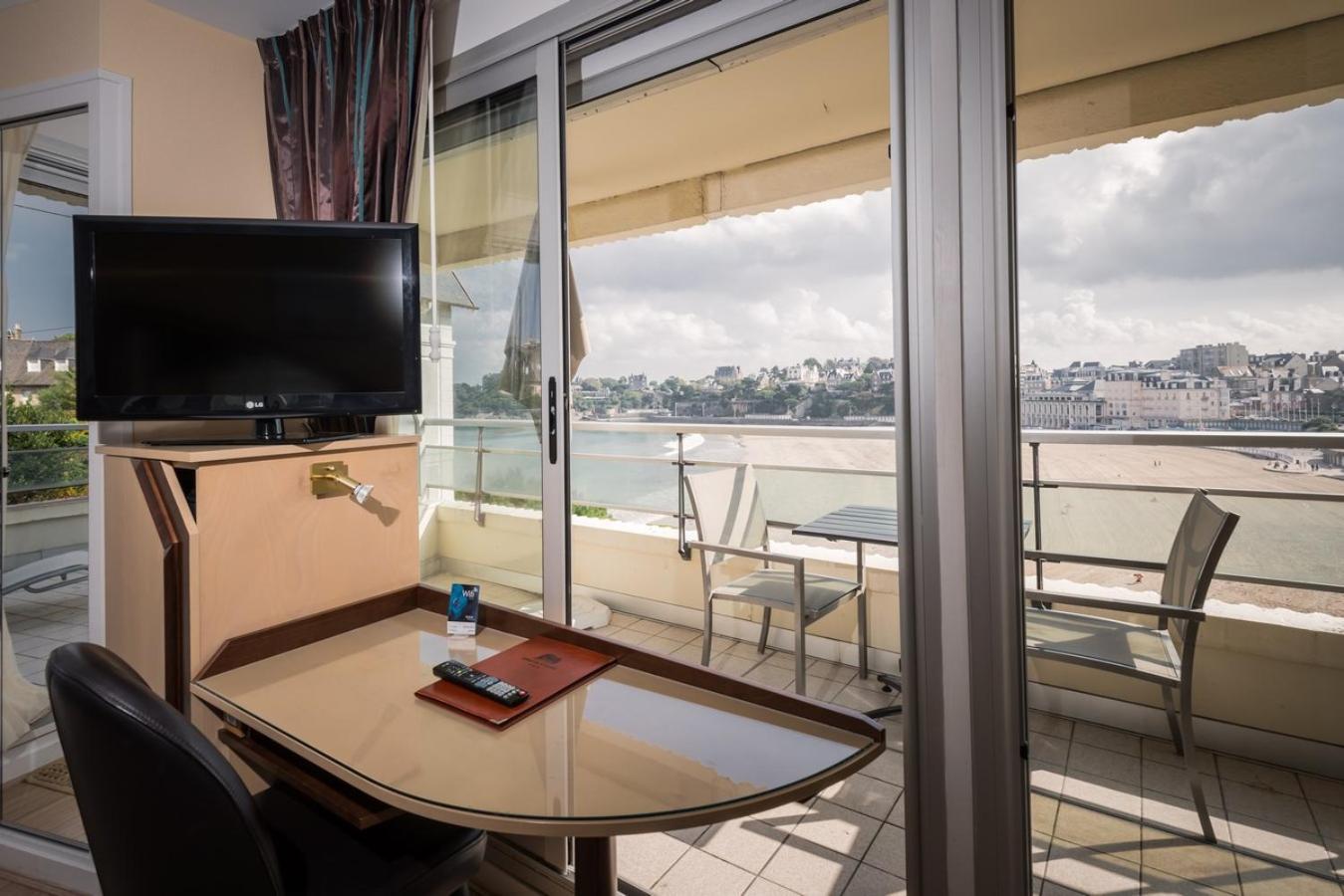 Le Crystal Dinard Plage المظهر الخارجي الصورة