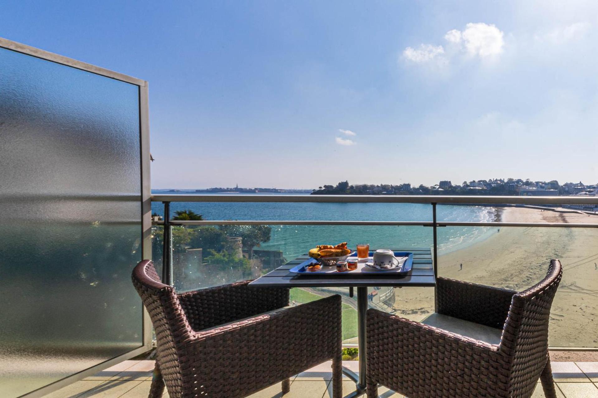 Le Crystal Dinard Plage المظهر الخارجي الصورة